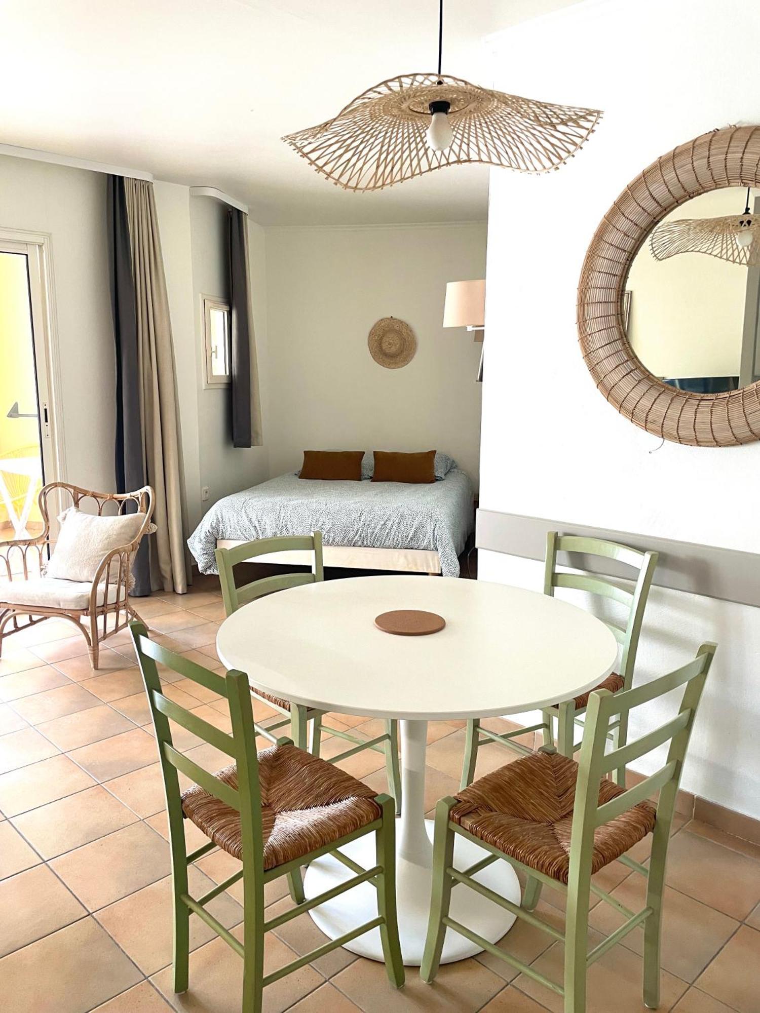 Appartement Golf De Pont Royal Mallemort Exterior photo